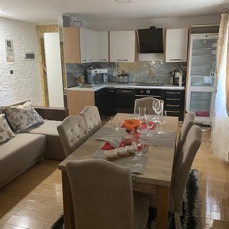 Bella Casa Apartments Fagaras Luaran gambar