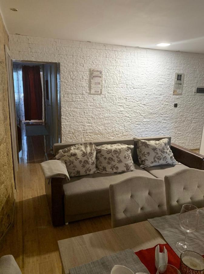 Bella Casa Apartments Fagaras Luaran gambar